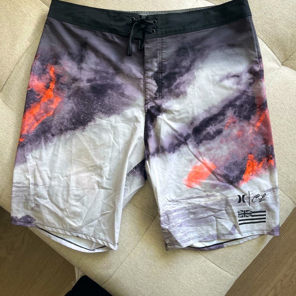 Hurley Clark Little designed Boardshorts / Nike era size 32 lightly worn 🤙🏼